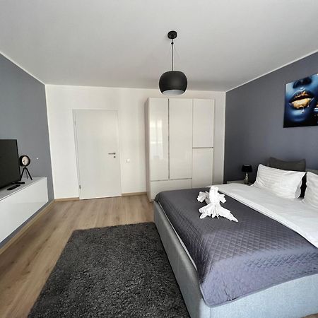 Qualis Apartament Braşov Exterior foto