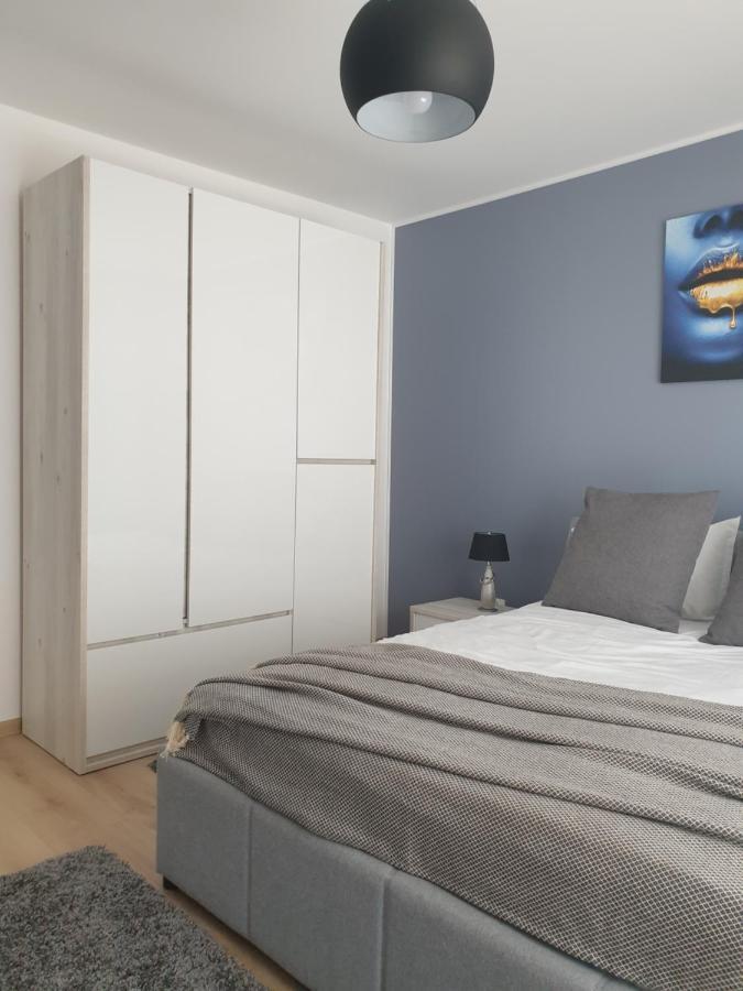 Qualis Apartament Braşov Exterior foto