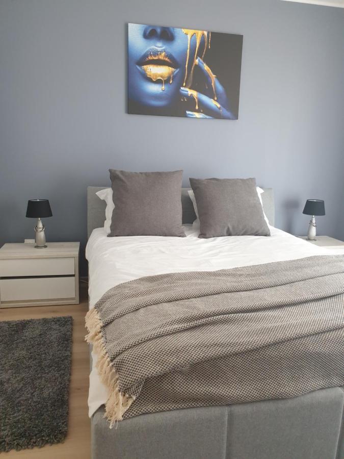 Qualis Apartament Braşov Exterior foto