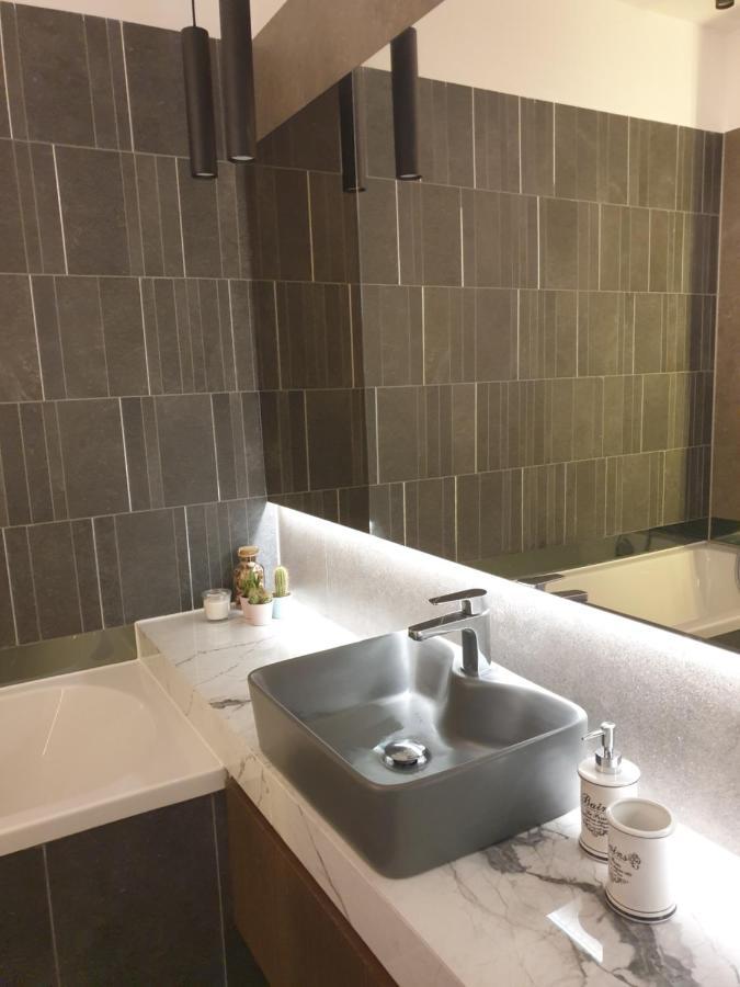 Qualis Apartament Braşov Exterior foto